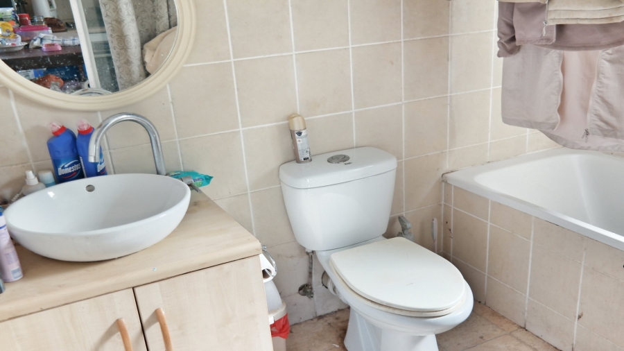 2 Bedroom Property for Sale in Idasvallei Western Cape